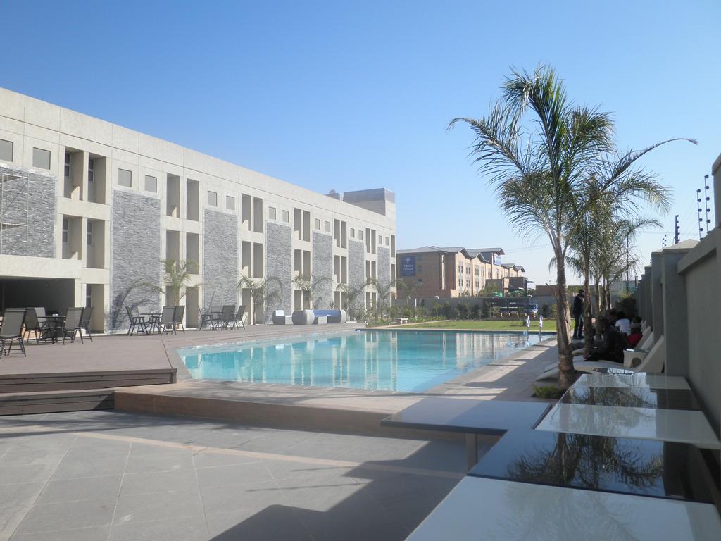 Aquarian Tide Hotel Gaborone Kültér fotó