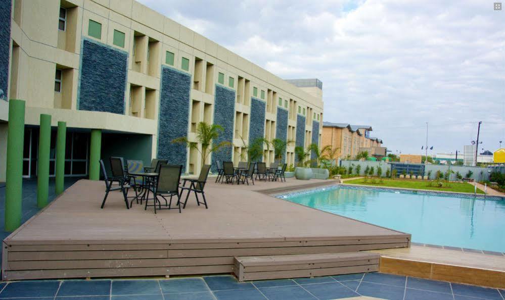 Aquarian Tide Hotel Gaborone Kültér fotó